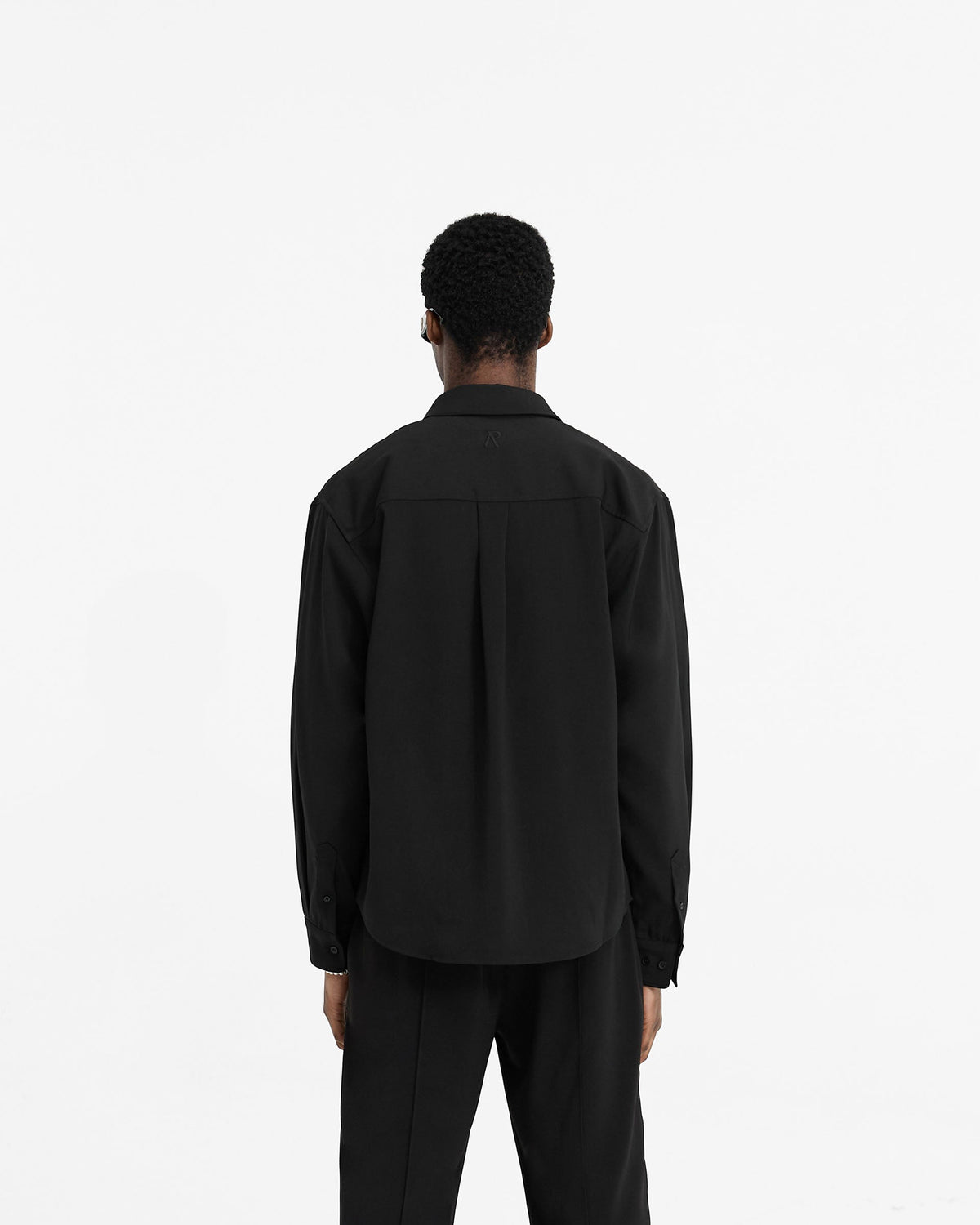 0005__0011_initialshirtblack5_TOPCROP