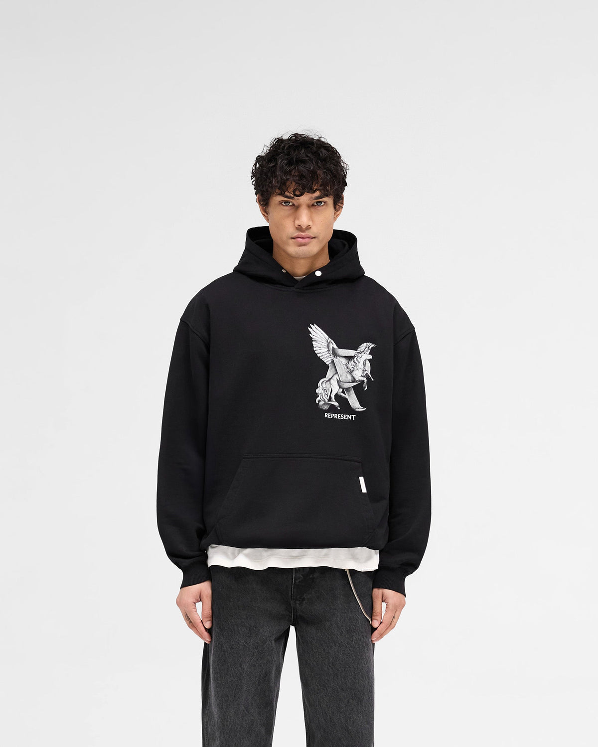 0005__0013_ELEGANCEINMOTIONHOODIEJETBLACK
